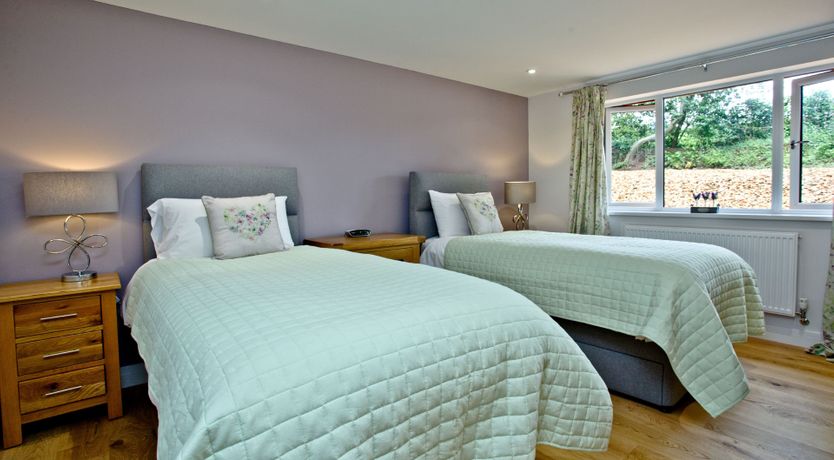 Photo of Oak Lodge, South View Lodges, Exeter