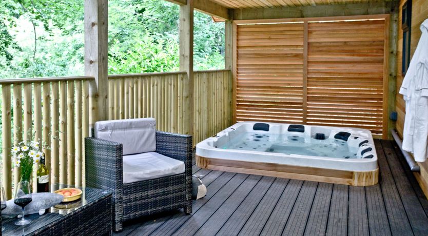 Photo of Oak Lodge, South View Lodges, Exeter