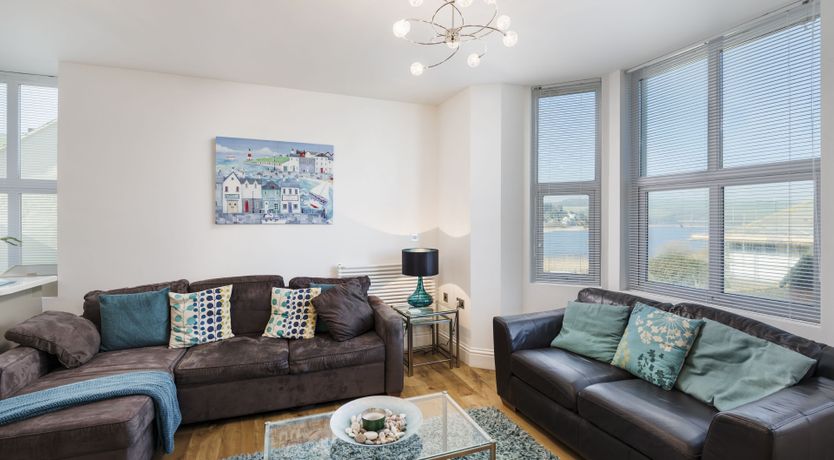 Photo of 10 At The Beach, Torcross