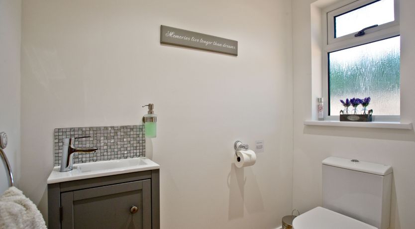 Photo of Cedar Lodge, South View Lodges, Exeter