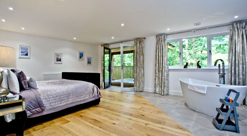 Photo of Cedar Lodge, South View Lodges, Exeter