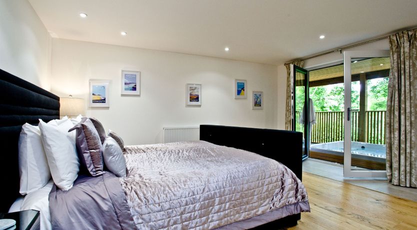 Photo of Cedar Lodge, South View Lodges, Exeter