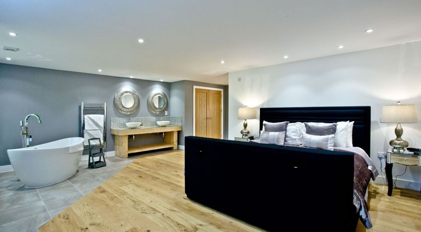 Photo of Cedar Lodge, South View Lodges, Exeter