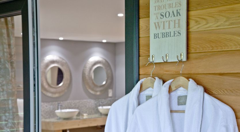 Photo of Cedar Lodge, South View Lodges, Exeter