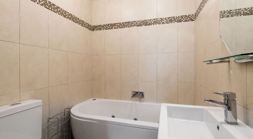 Photo of 9 At The Beach, Torcross