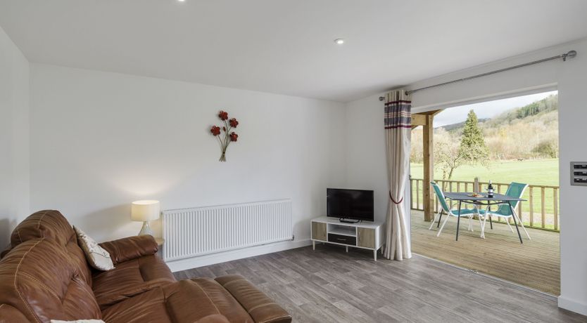 Photo of The Clover Lodge, Redlake Farm, Somerton