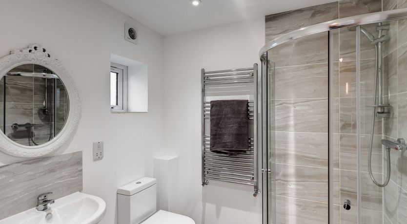 Photo of The Clover Lodge, Redlake Farm, Somerton