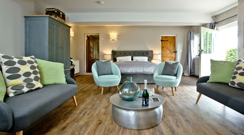 Photo of The Wine Lodge, Kenton Park Estate, Exeter