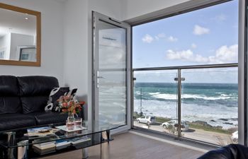 5 Fistral Beach, Newquay Apartment