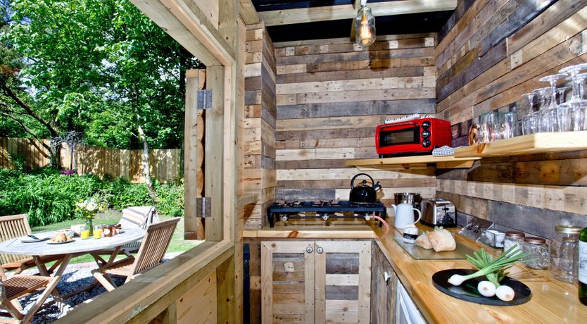 Photo of The Roundhouse, East Thorne, Bude