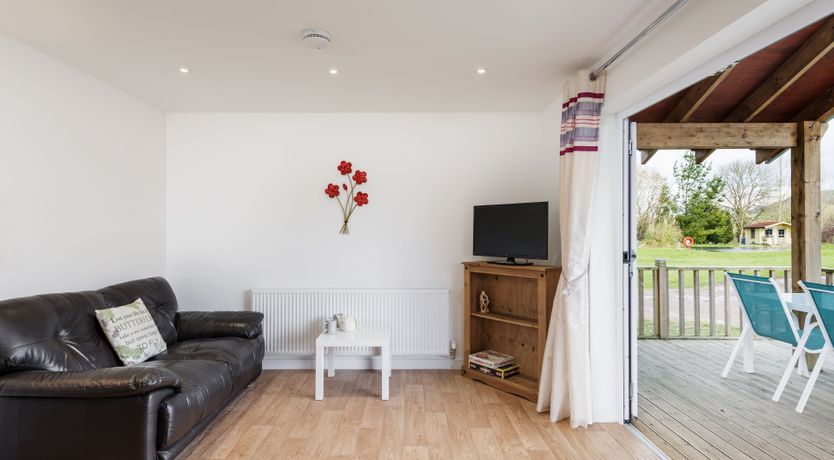 Photo of Woodpecker Lodge, Redlake Farm, Somerton