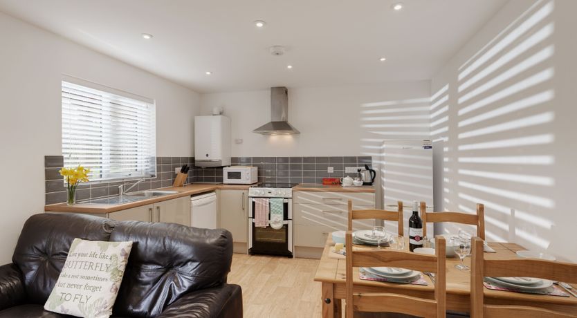 Photo of Woodpecker Lodge, Redlake Farm, Somerton