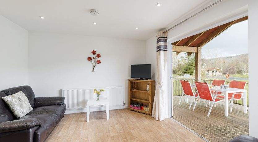 Photo of Kingfisher Lodge, Redlake Farm, Somerton