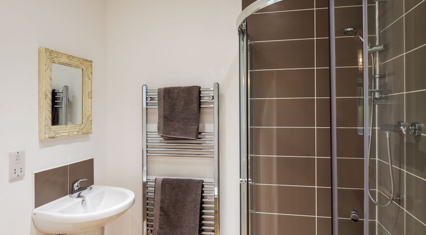 Photo of Kingfisher Lodge, Redlake Farm, Somerton