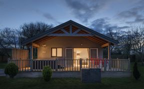 Photo of Kingfisher Lodge, Redlake Farm, Somerton