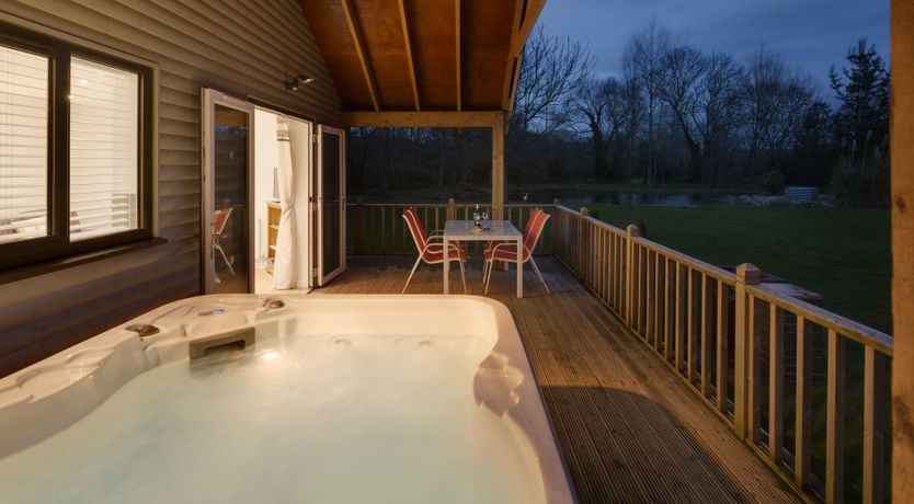 Photo of Kingfisher Lodge, Redlake Farm, Somerton