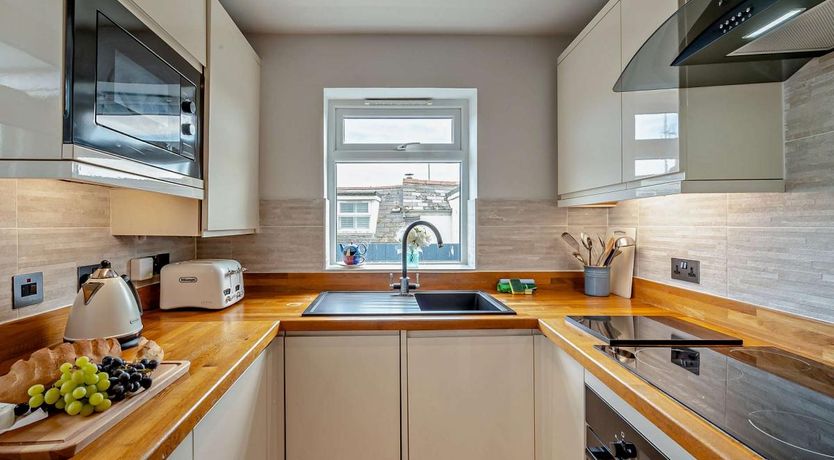 Photo of 3 Bed in Brixham