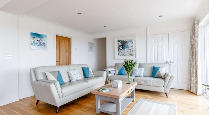 Photo of 4 Bed in Trethevy