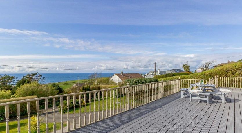 Photo of 4 Bed in Trethevy