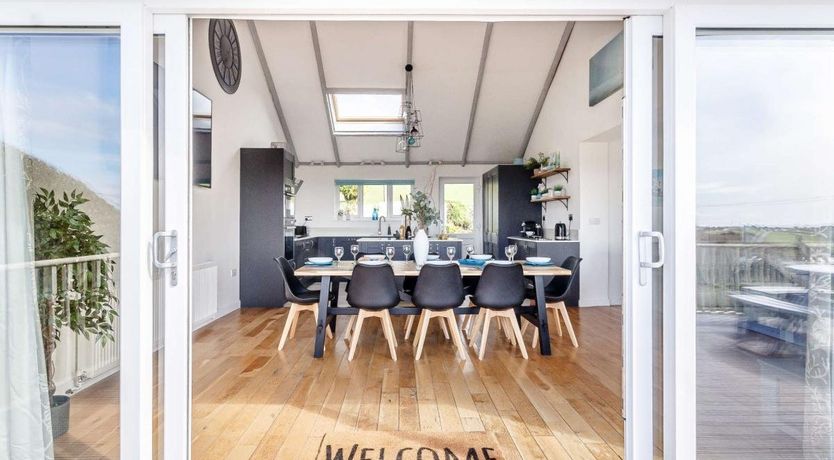 Photo of 4 Bed in Trethevy