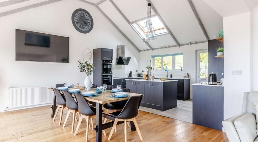 Photo of 4 Bed in Trethevy