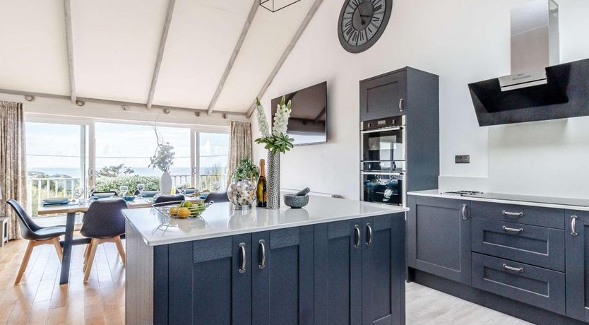 Photo of 4 Bed in Trethevy