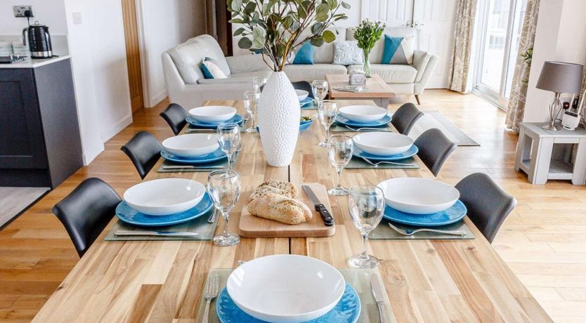 Photo of 4 Bed in Trethevy