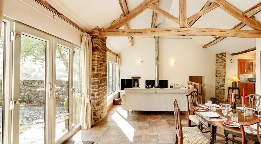 Photo of 2 Bed in Beguildy