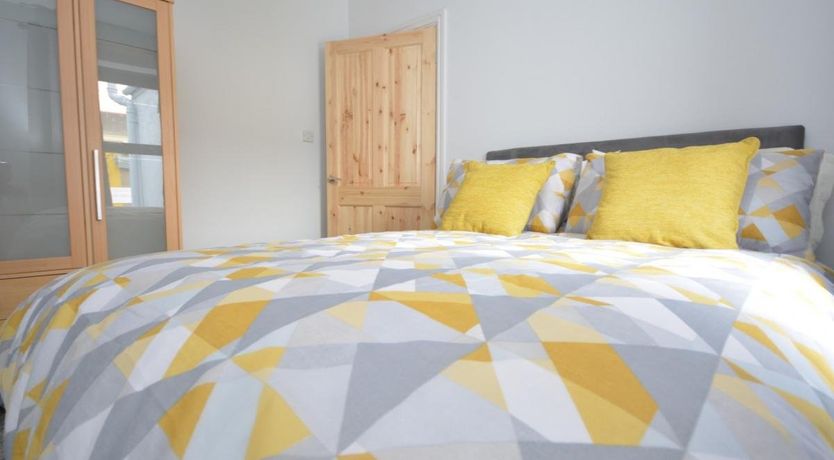 Photo of 2 Bed in Tenby