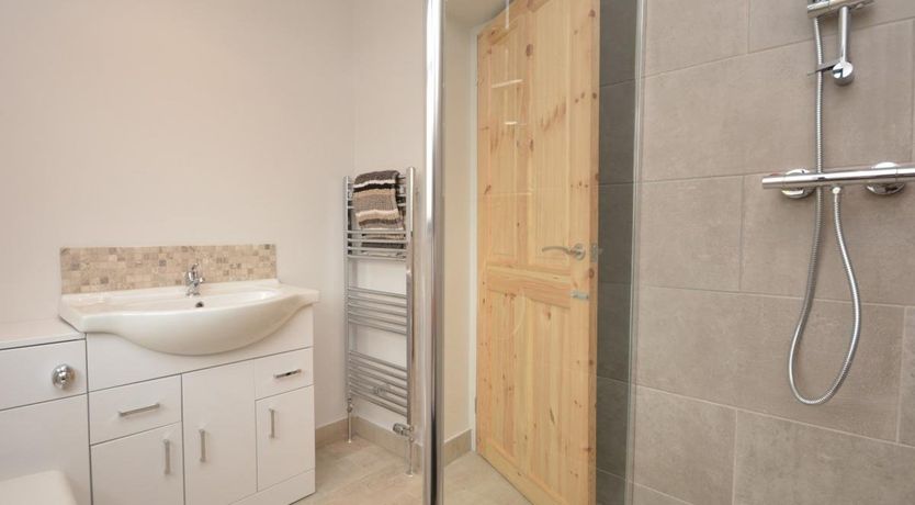 Photo of 2 Bed in Tenby