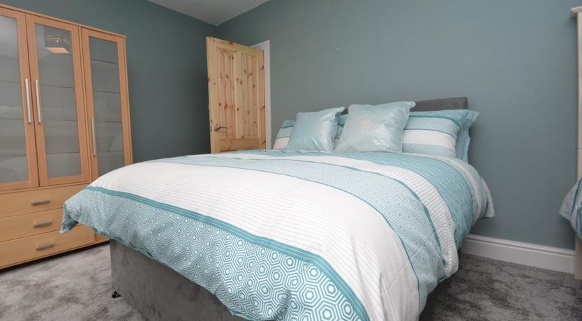 Photo of 2 Bed in Tenby