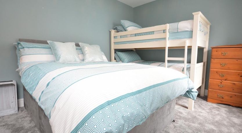 Photo of 2 Bed in Tenby