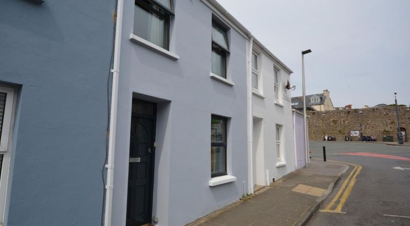 Photo of 2 Bed in Tenby