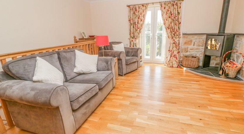 Photo of 2 Riverside Cottages