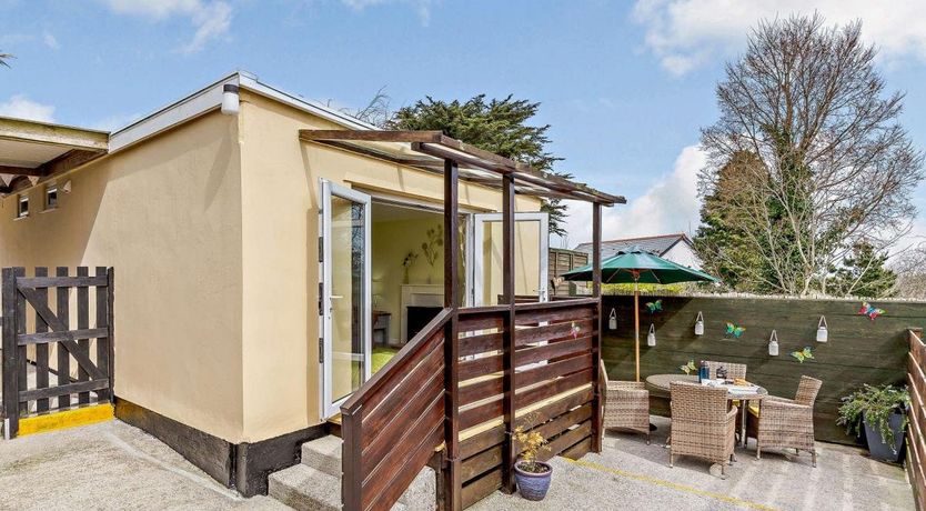 Photo of 2 Bed in St Day