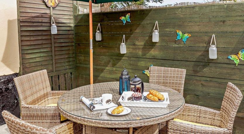 Photo of 2 Bed in St Day