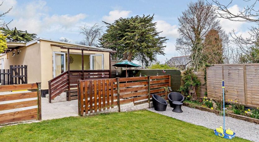 Photo of 2 Bed in St Day