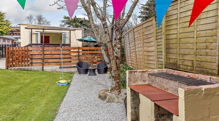 Photo of 2 Bed in St Day