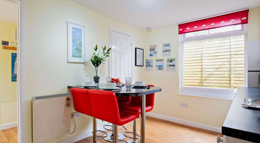 Photo of 2 Bed in St Day