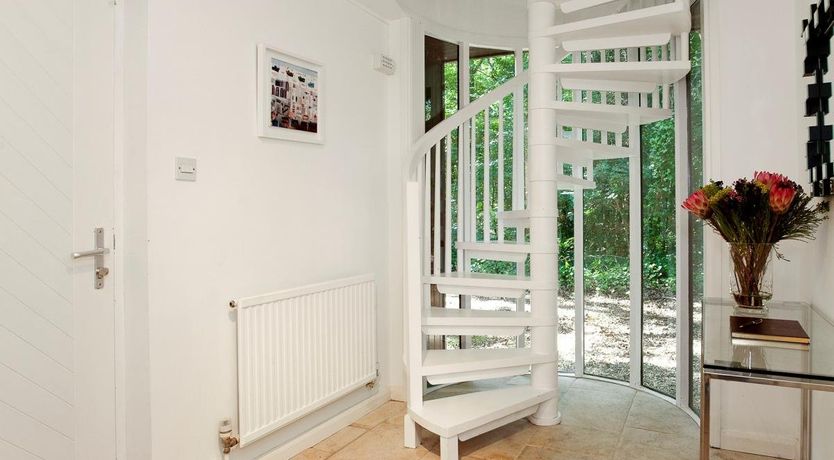 Photo of 2 Bed in Beaulieu