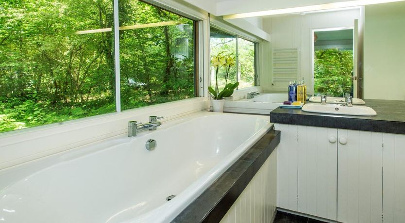 Photo of 2 Bed in Beaulieu