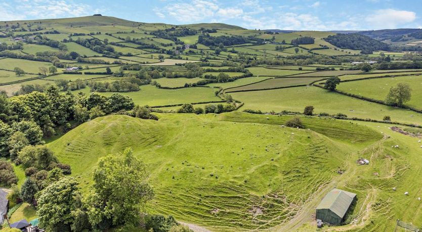 Photo of 9 Bed in Painscastle