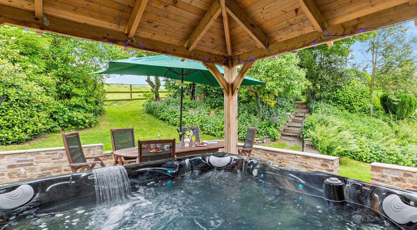 Photo of 9 Bed in Painscastle