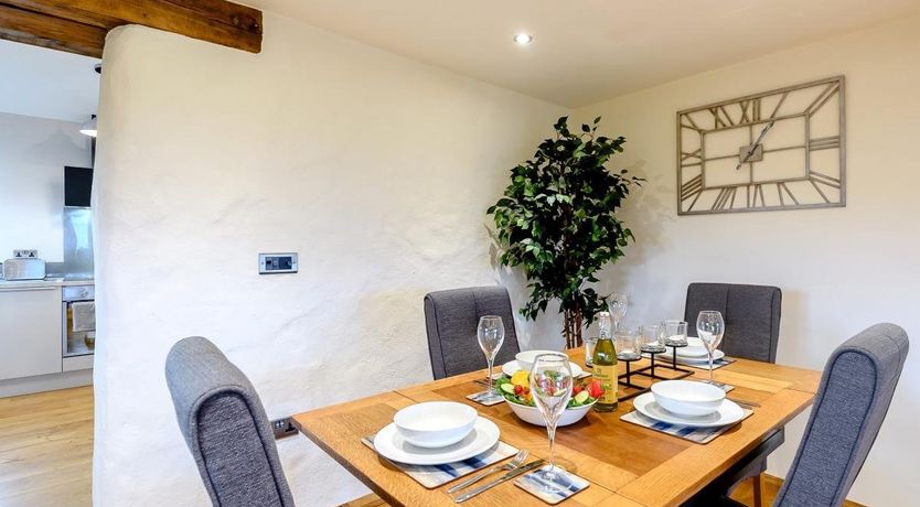 Photo of 1 Bed in East Knowstone