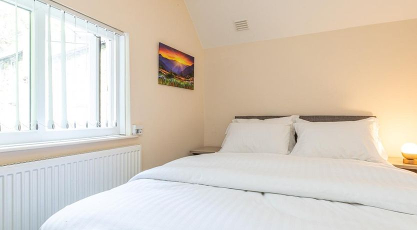 Photo of 4 Bed in Llandderfel