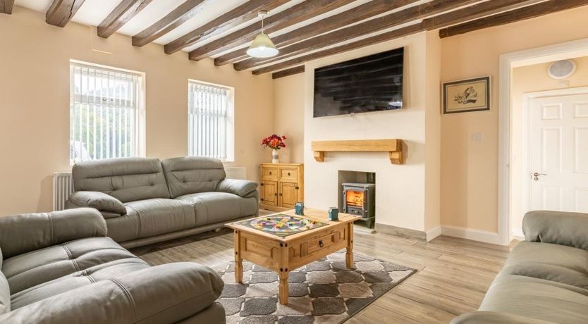 Photo of 4 Bed in Llandderfel