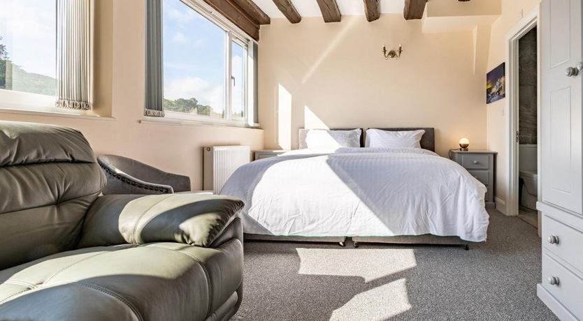 Photo of 4 Bed in Llandderfel