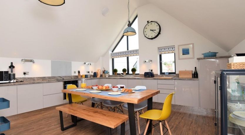 Photo of 4 Bed in Northam