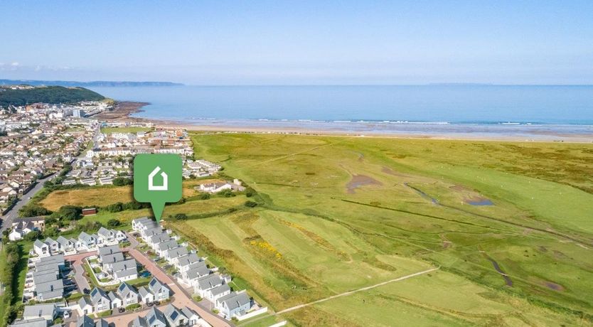 Photo of 4 Bed in Northam