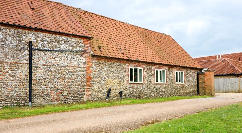 Photo of Far Barn